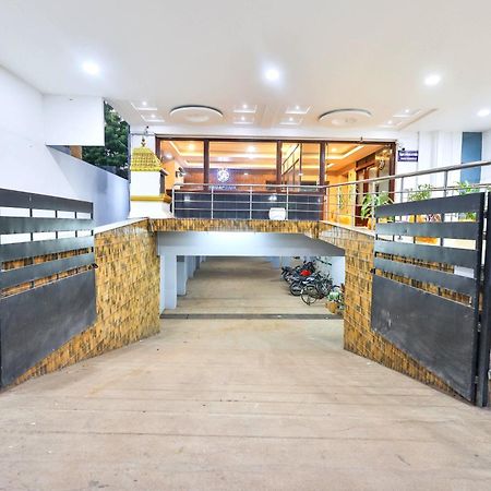 Hotel Golden Bliss 蓬蒂切里 外观 照片