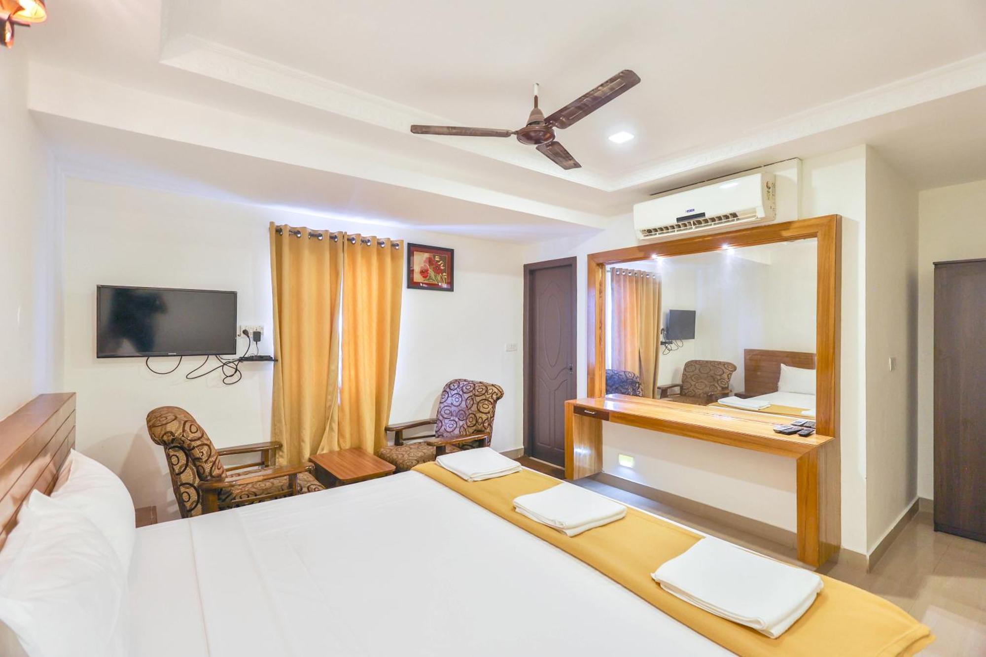Hotel Golden Bliss 蓬蒂切里 外观 照片
