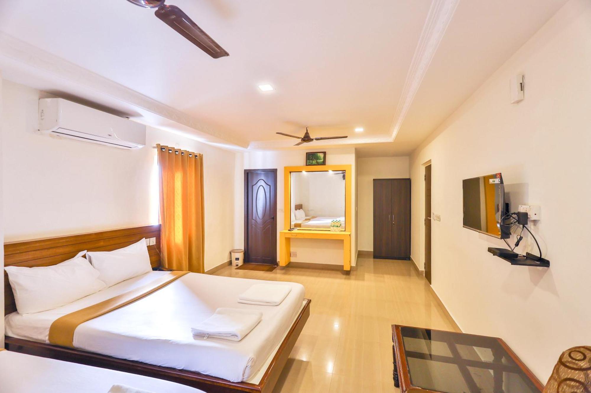 Hotel Golden Bliss 蓬蒂切里 外观 照片